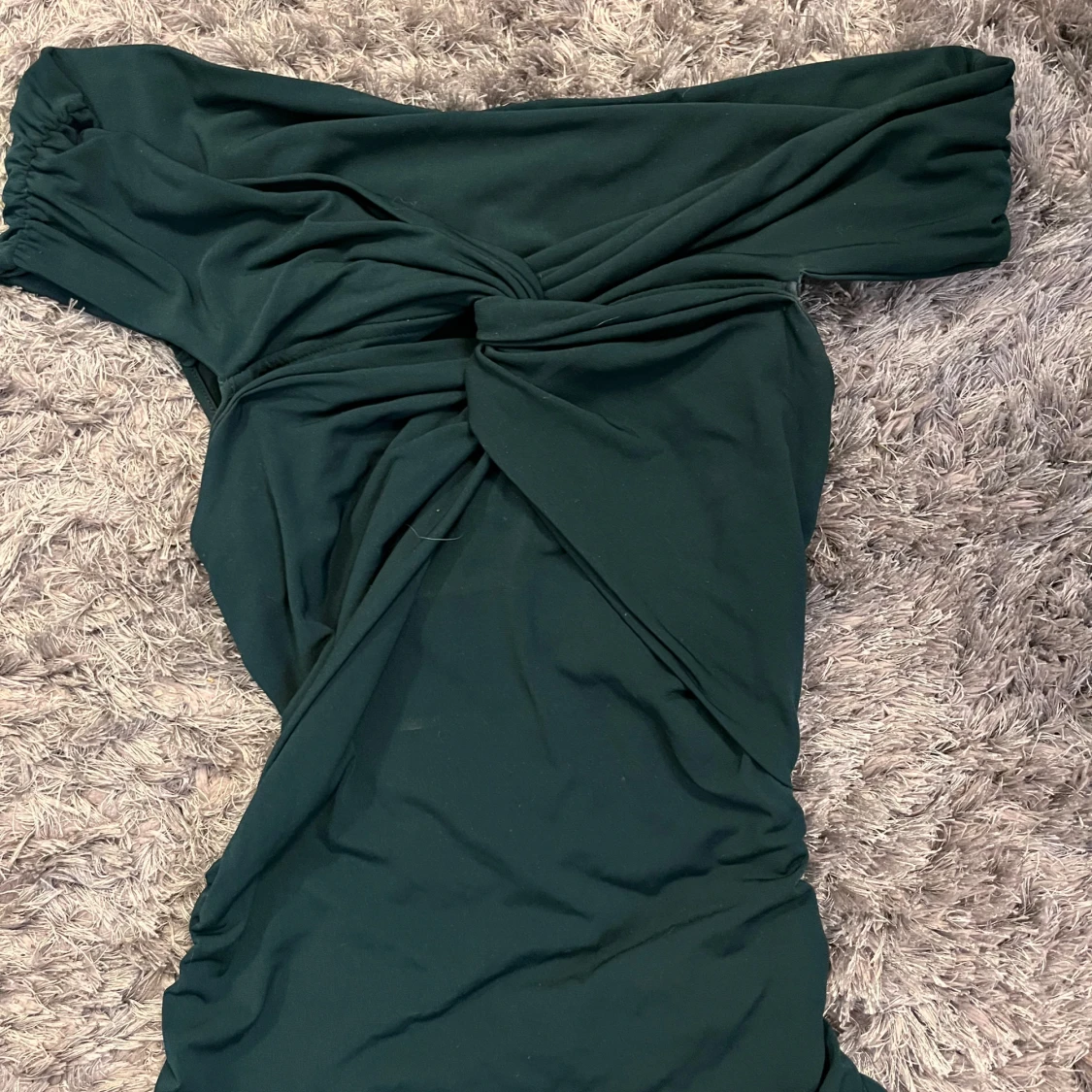 Mörkgrön offshoulder topp - 1