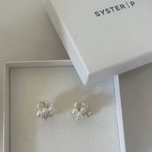 Pärlörhängen med strass från glitter - Superslta örhängen från glitter❤️