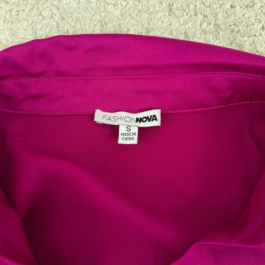 Cerise skjortklänning från Fashion Nova - 1