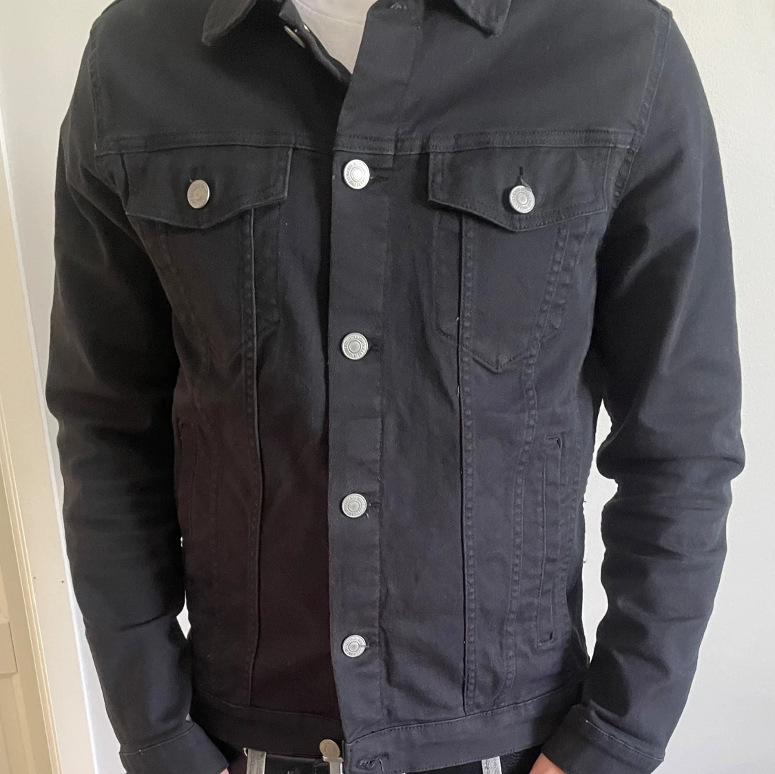 Svart jeansjacka från Jack & Jones - 3