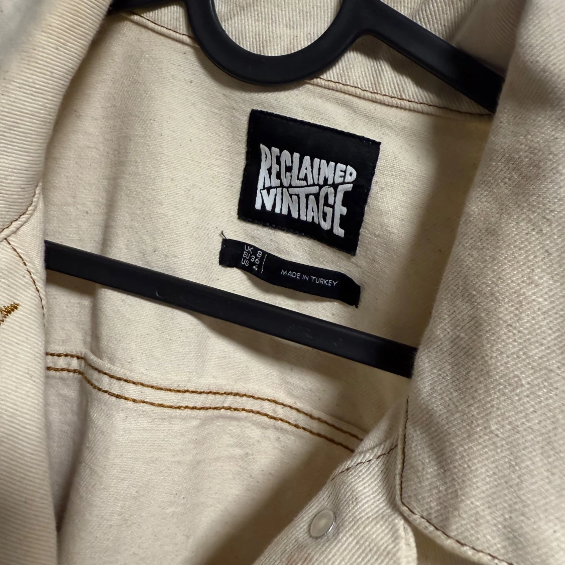 Beige jeansjacka från Reclaimed Vintage - 2