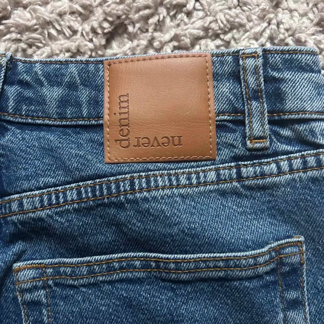 Blå wide jeans från Never Denim - 2