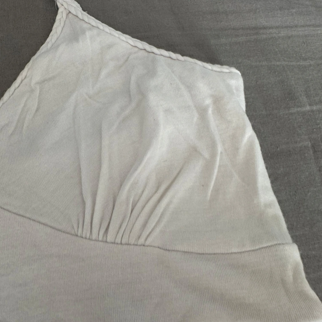 Vit somrig volangklänning  - 4