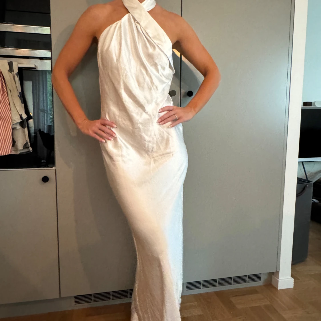 Meshki - vit klänning (Laura Halter Satin Gown) - 3
