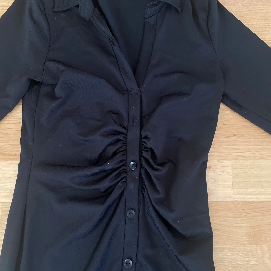 Svart skjortklänning från NLY ONE XS - 1