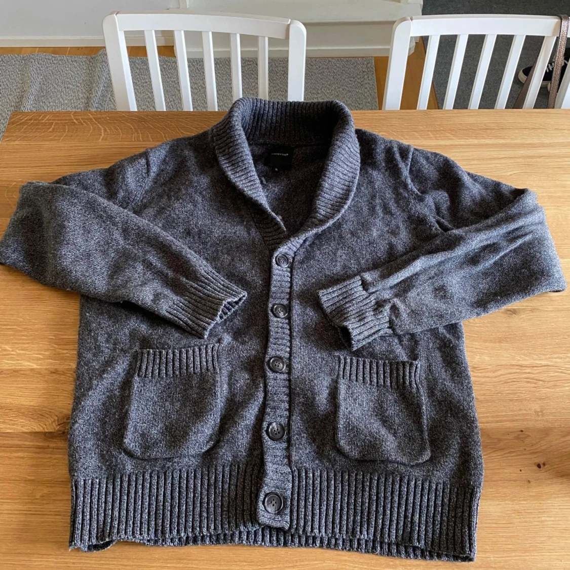 Grå Stickad Cardigan