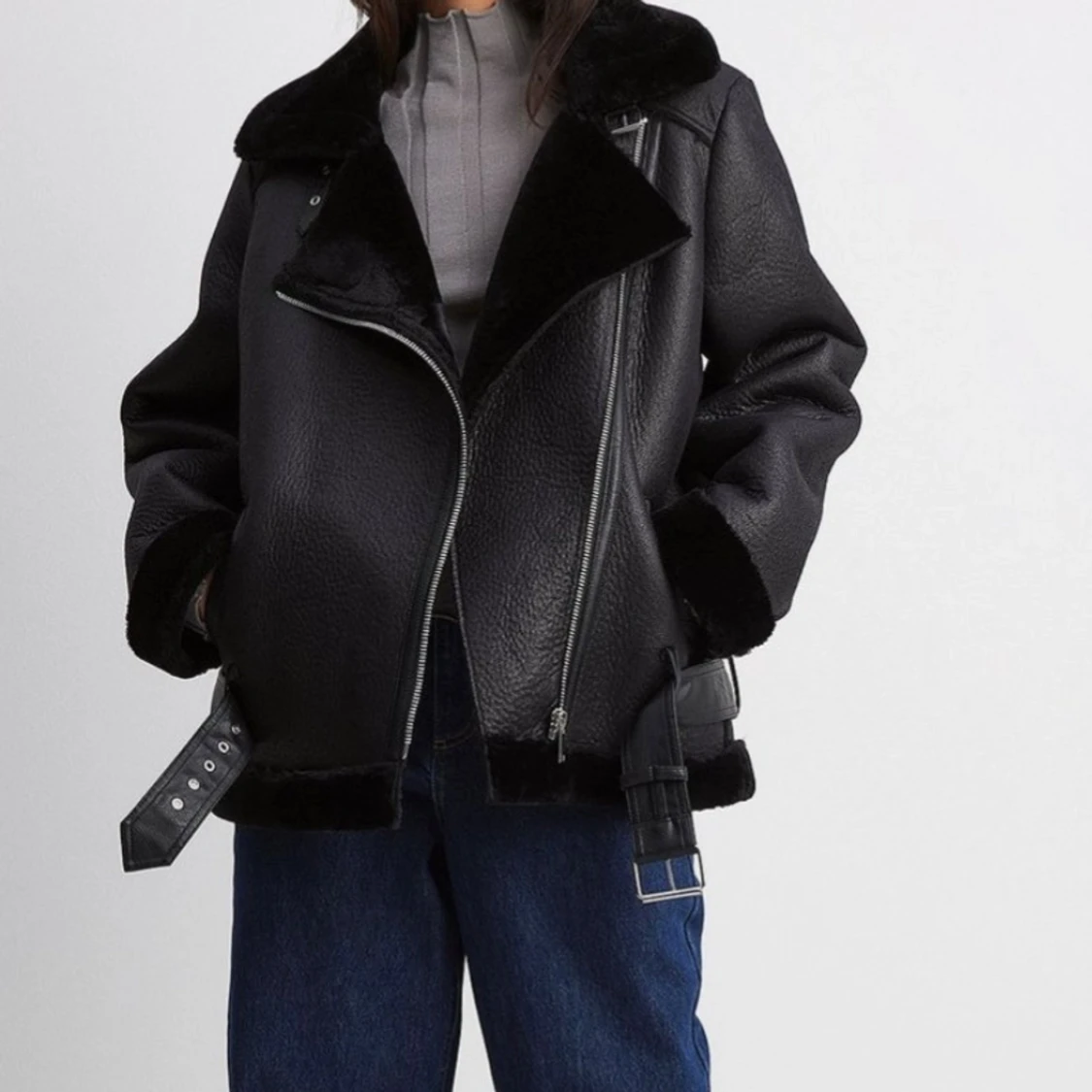 Svart pälsjacka/Pilotjacka från NA-KD  - 2