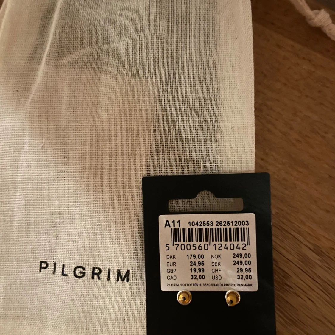 Guldiga hjärtformade örhängen Pilgrim - 1
