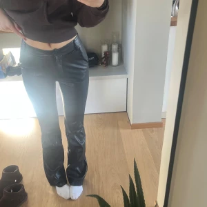 Skinnbyxor - Skinnbyxor från madlady. Storlek S