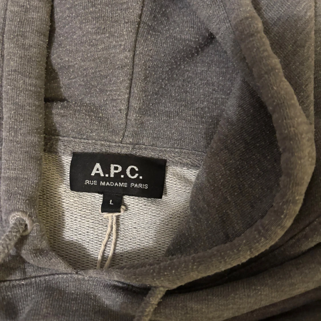 Grå hoodie från A.P.C. med huva - 1