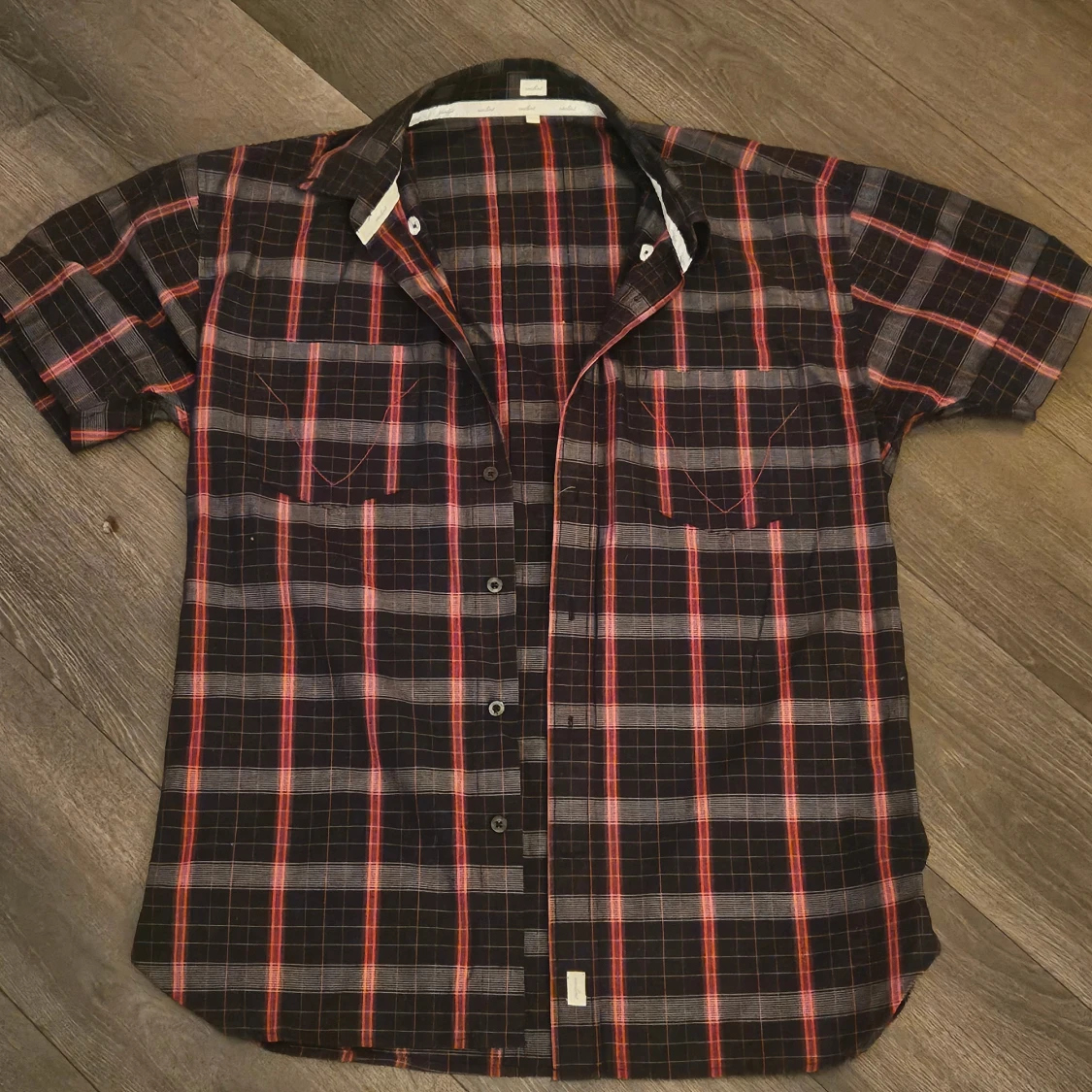 Rutig kortärmad skjorta från Vaident