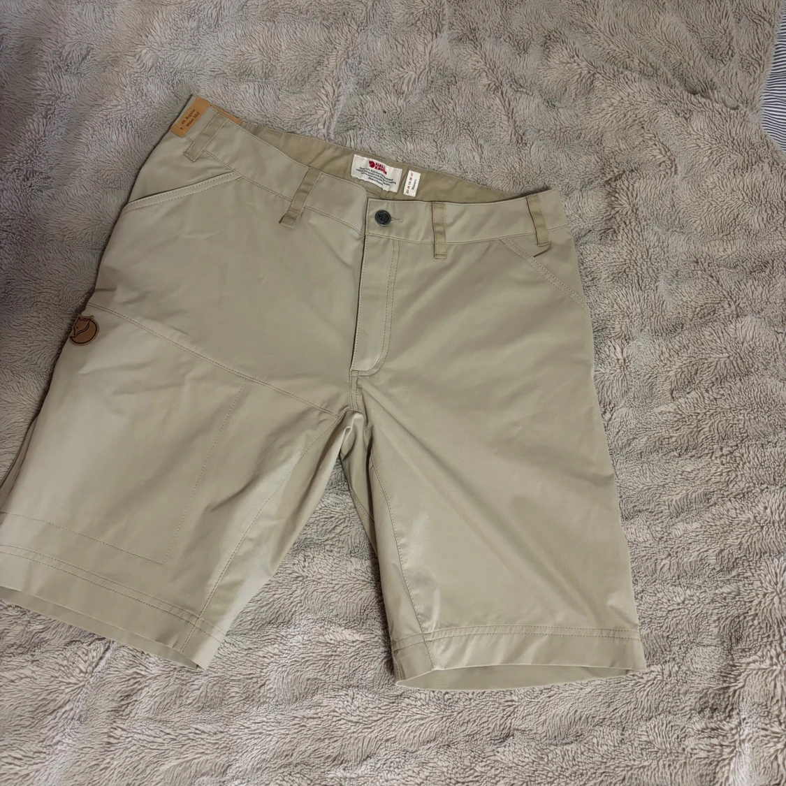 Beiga shorts från Fjällräven, strl 40