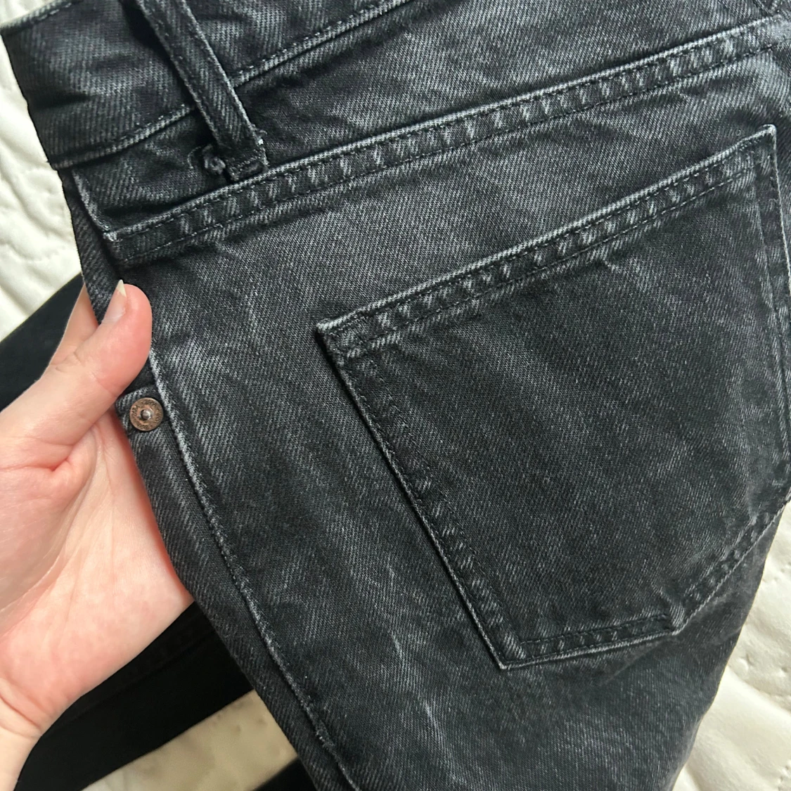 Svarta wide jeans från Zara, strl 38 - 4