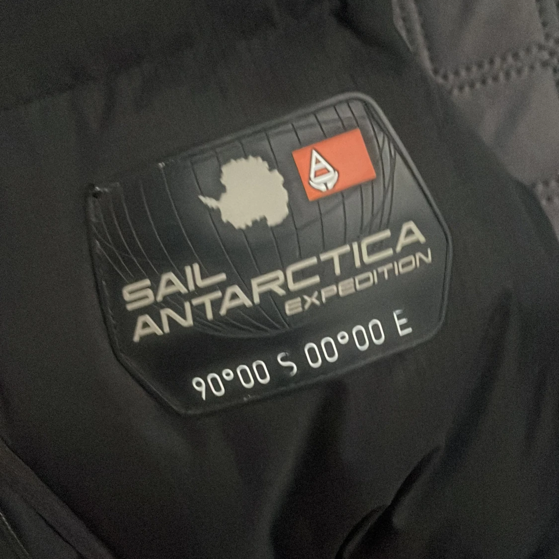 Svart pufferjacka Sail Antarctica - 1