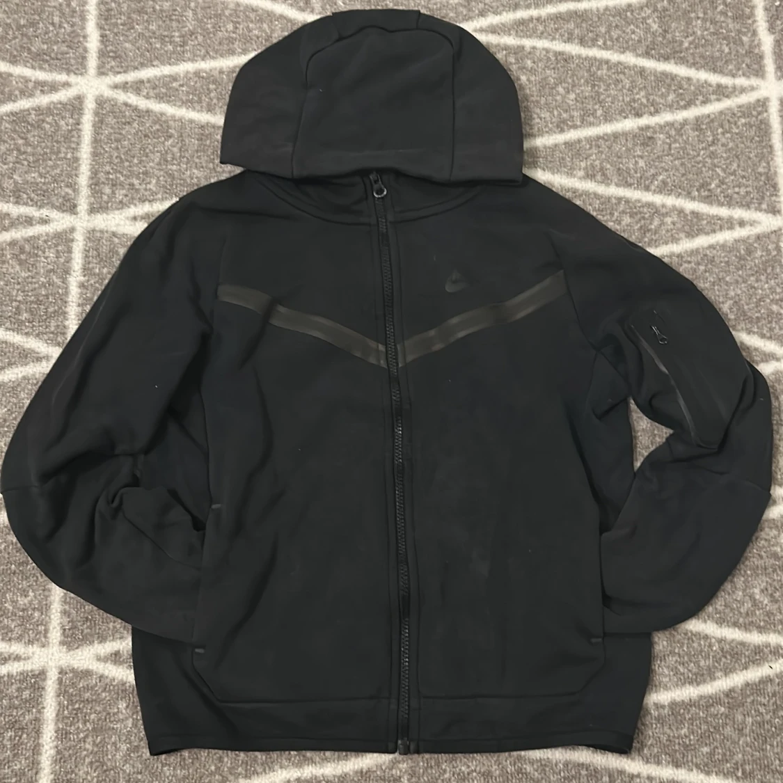 Svart Nike hoodie med dragkedja