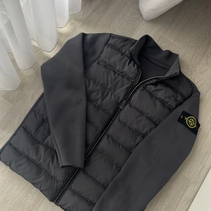 Stone Island gray cardigan jacket - Size M. Worn couple times