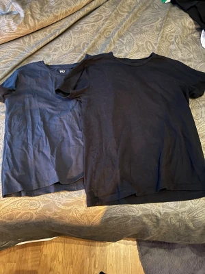 T-shirts laget 157 - Två T-shirts från lager 157. Bra skick. Säljer båda som ett packet. Kan säljas en och en också!