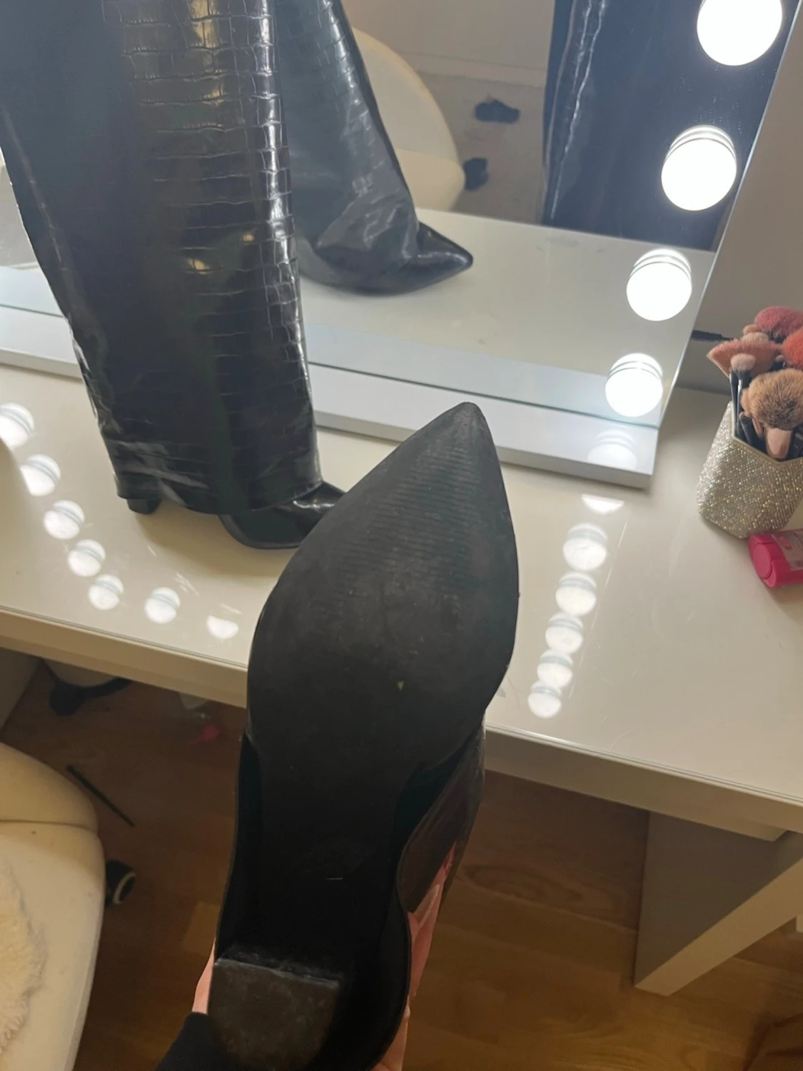 Svarta krokopräglade stövlar med klack - 2