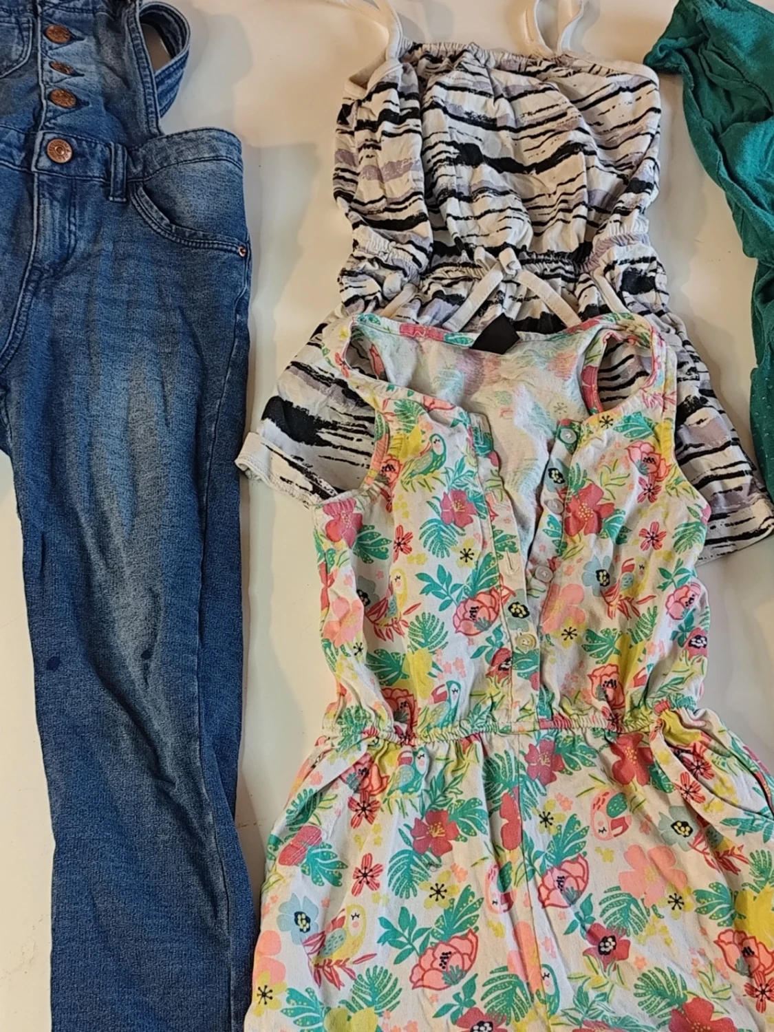 Somrigt klädpaket med shorts och kjol stl 110/116 - 6