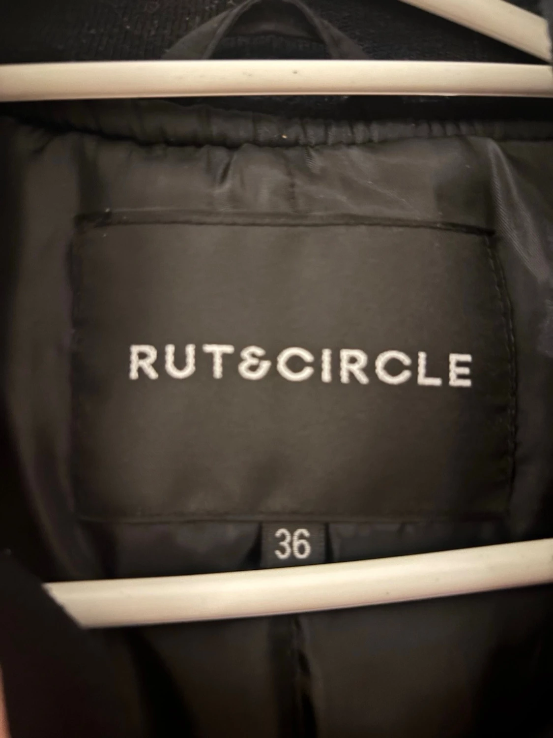 Svart bomberjacka från Rut&Circle - 3