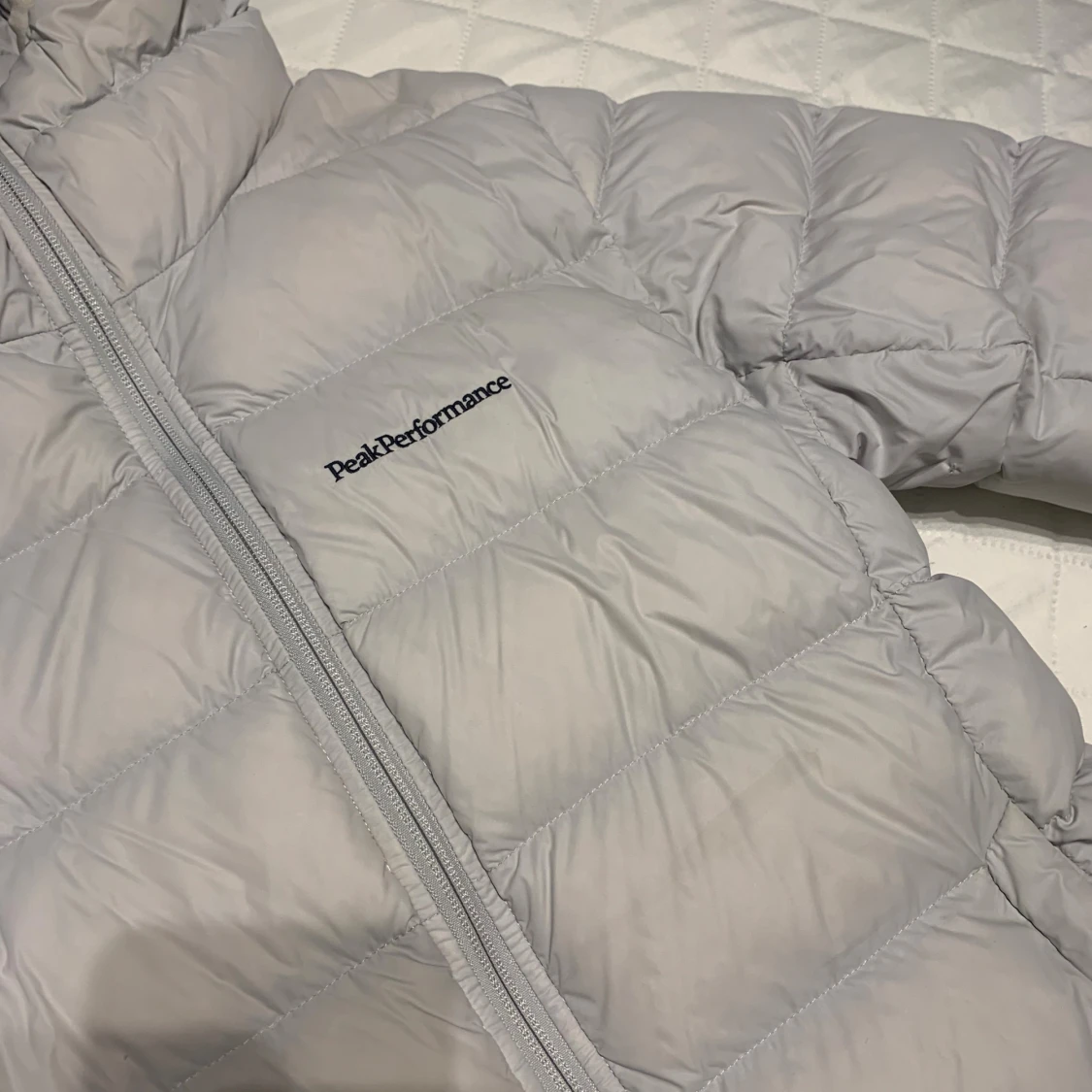 Ljusgrå dunjacka Peak Performance XS - 2