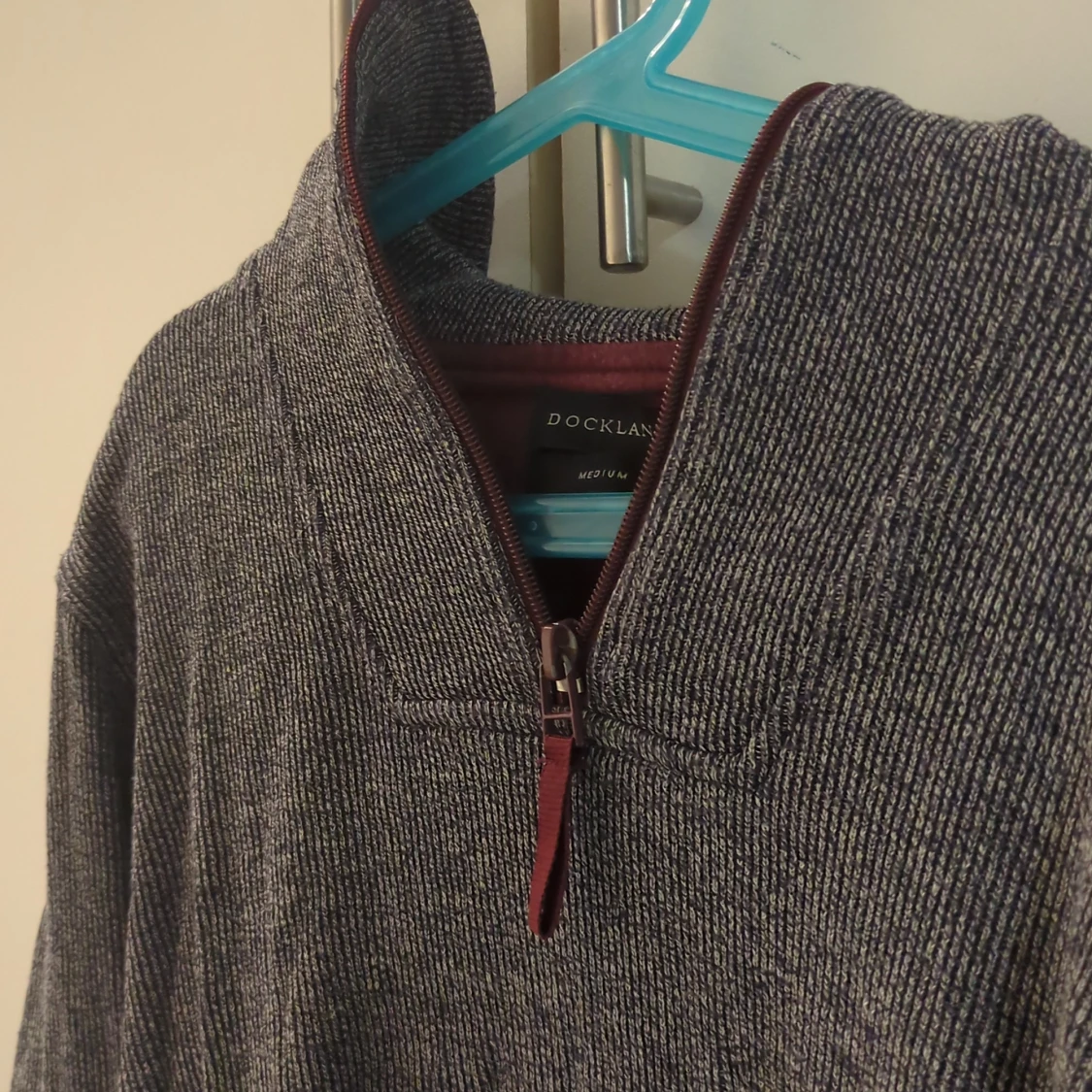 Grå stickad tröja - 2