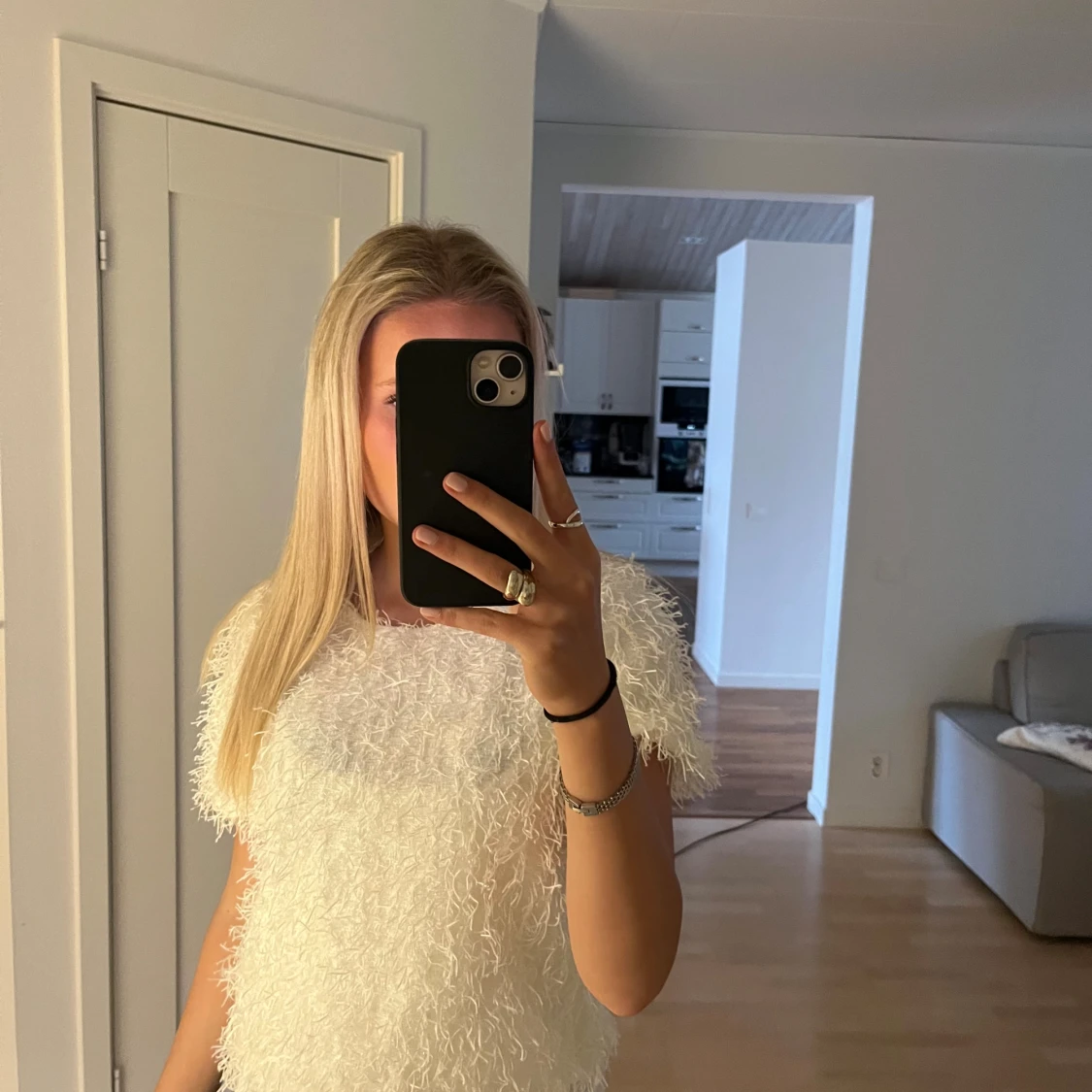 Vit blus/ T-shirt med detaljer 🤍⭐️ - 1