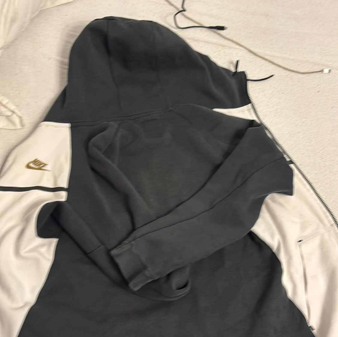 Nike svart och vit hoodiejacka XS - 3