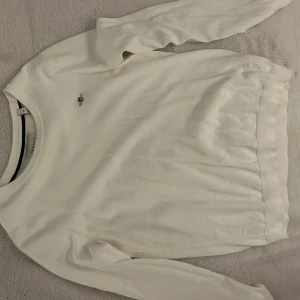 Gant tröja  - Långärmad tröja från gant i skick som nytt, använt 2 gånger typ