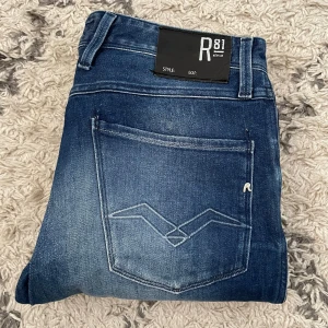 Replay Anbass jeans - Säljer dessa Replay jeans i modellen Anbass! | Skick 8/10 | Nypris +1400kr, säljer endast för 528| Hör av dig vid frågor!
