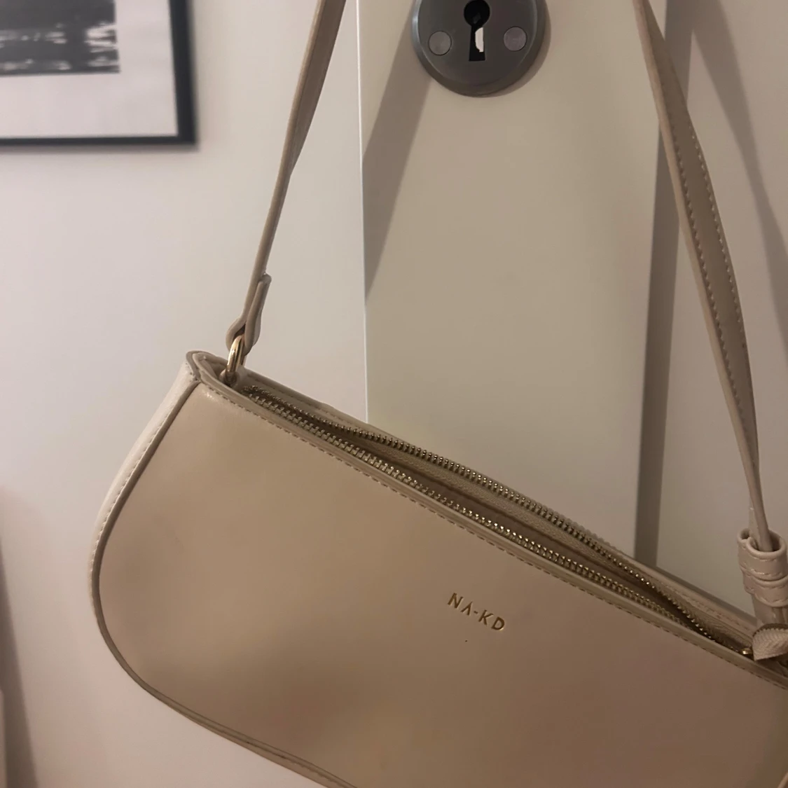 Beige väska från NA-KD - 1