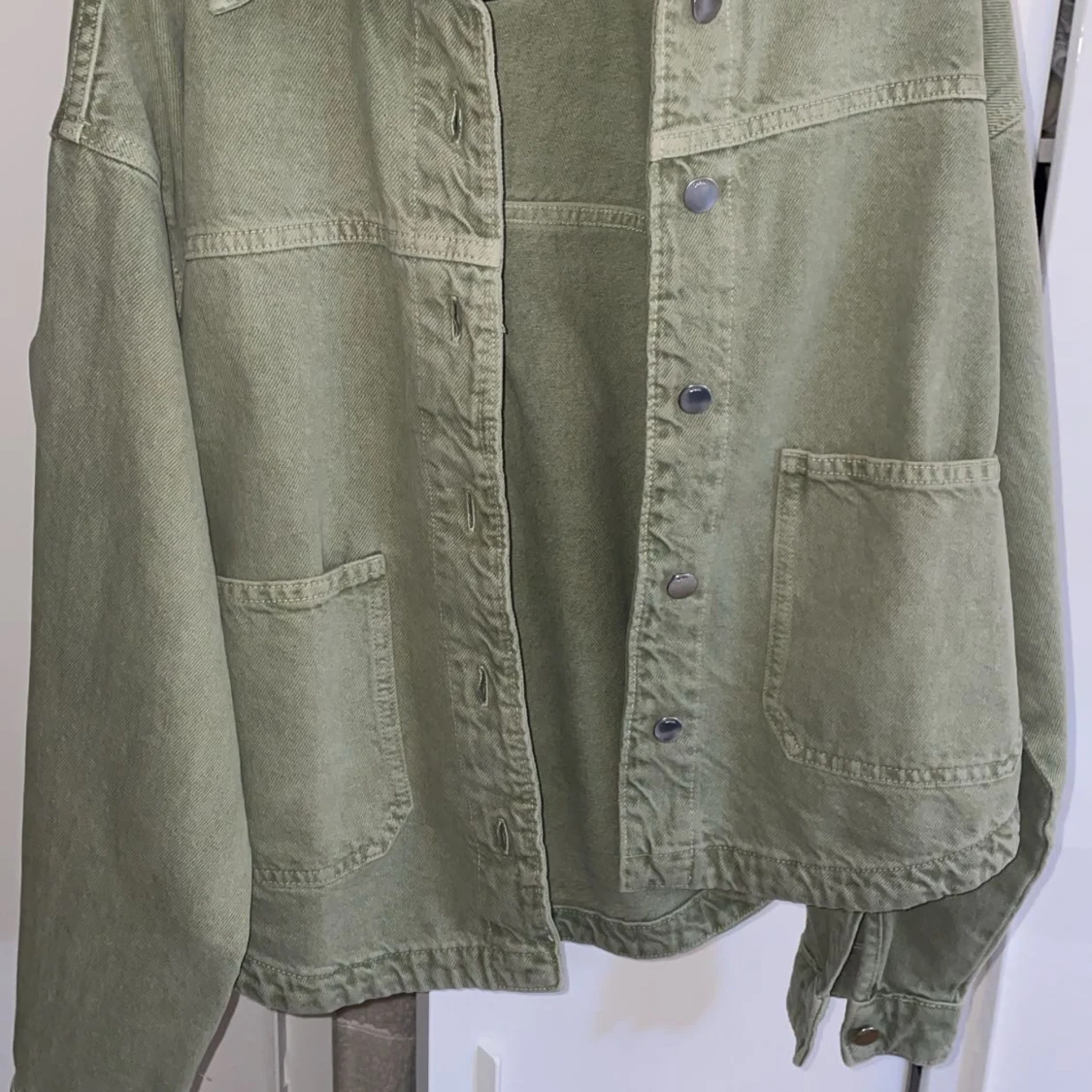 Grön overshirt från Zara XS - 2