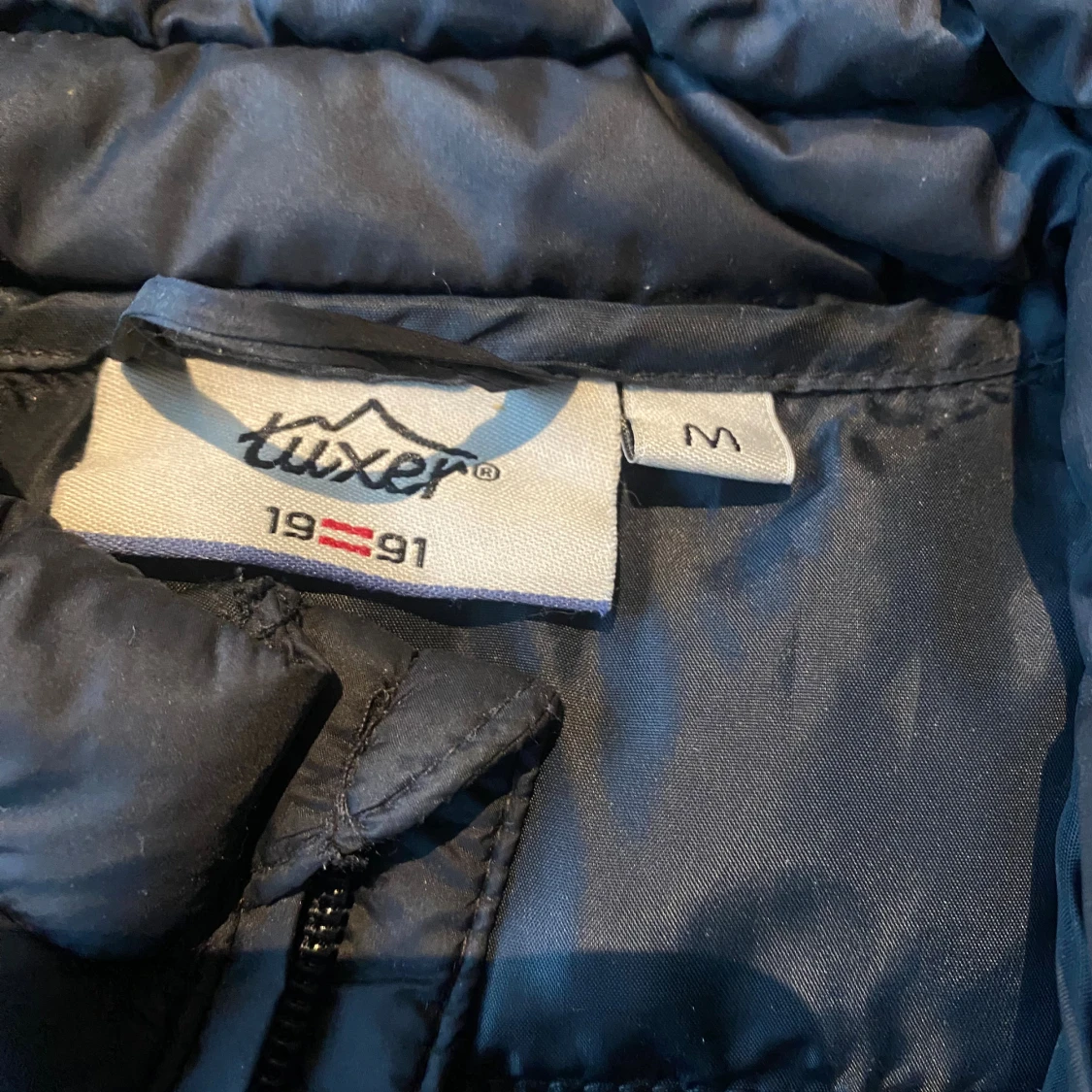 Svart  dunväst från Tuxer - 2