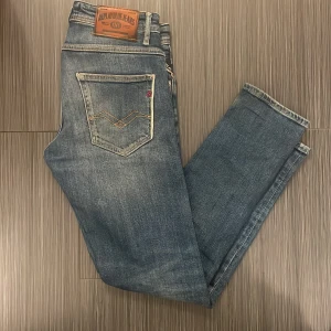 Replay Jeans  - Snygga Replay jeans i bra skick. Köparen står för frakt! Skriv vid funderingar 