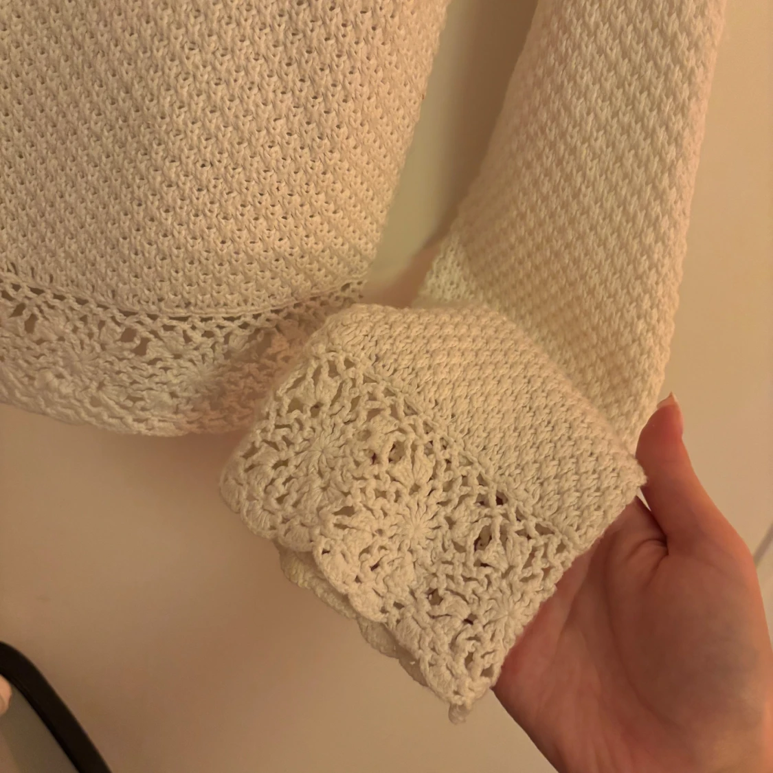 Vit kofta med spetsdetaljer från Lindex - 2