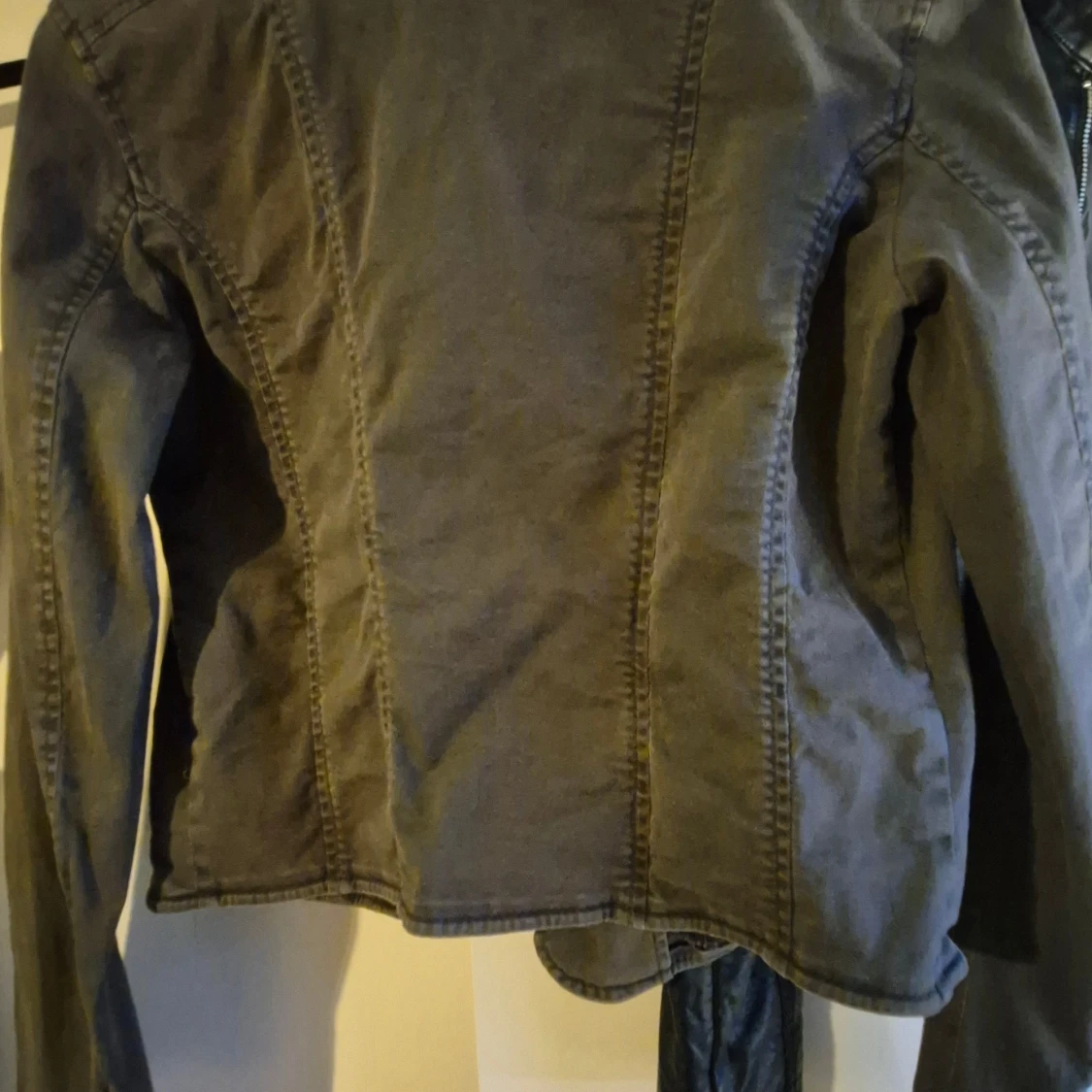 Grå jeansjacka från Esprit - 1