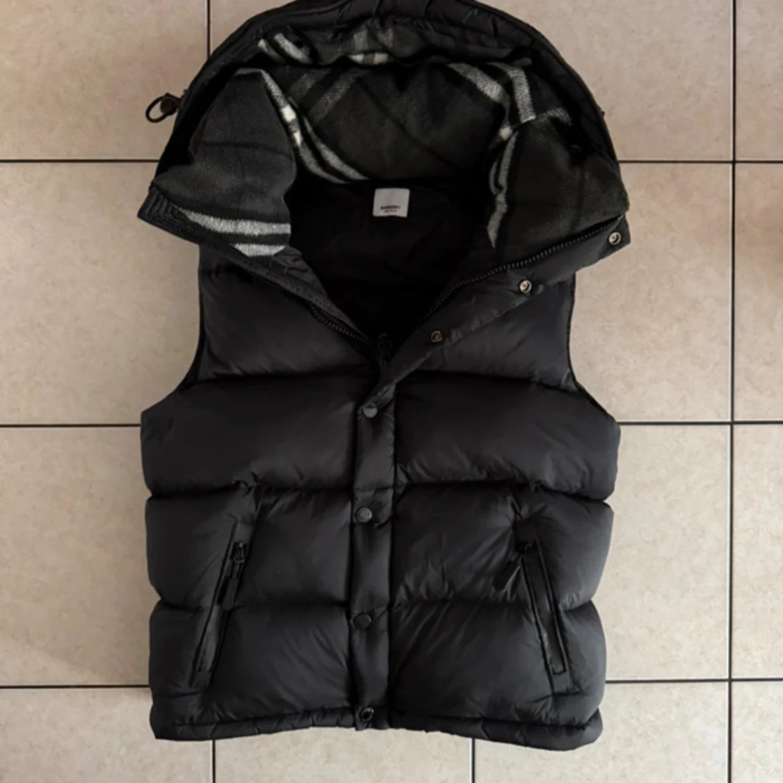 Svart pufferjacka från Burberry - 2