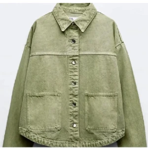 grön jeans jacka  - säljer för att jag säljer den 😅🥰🫰🏼