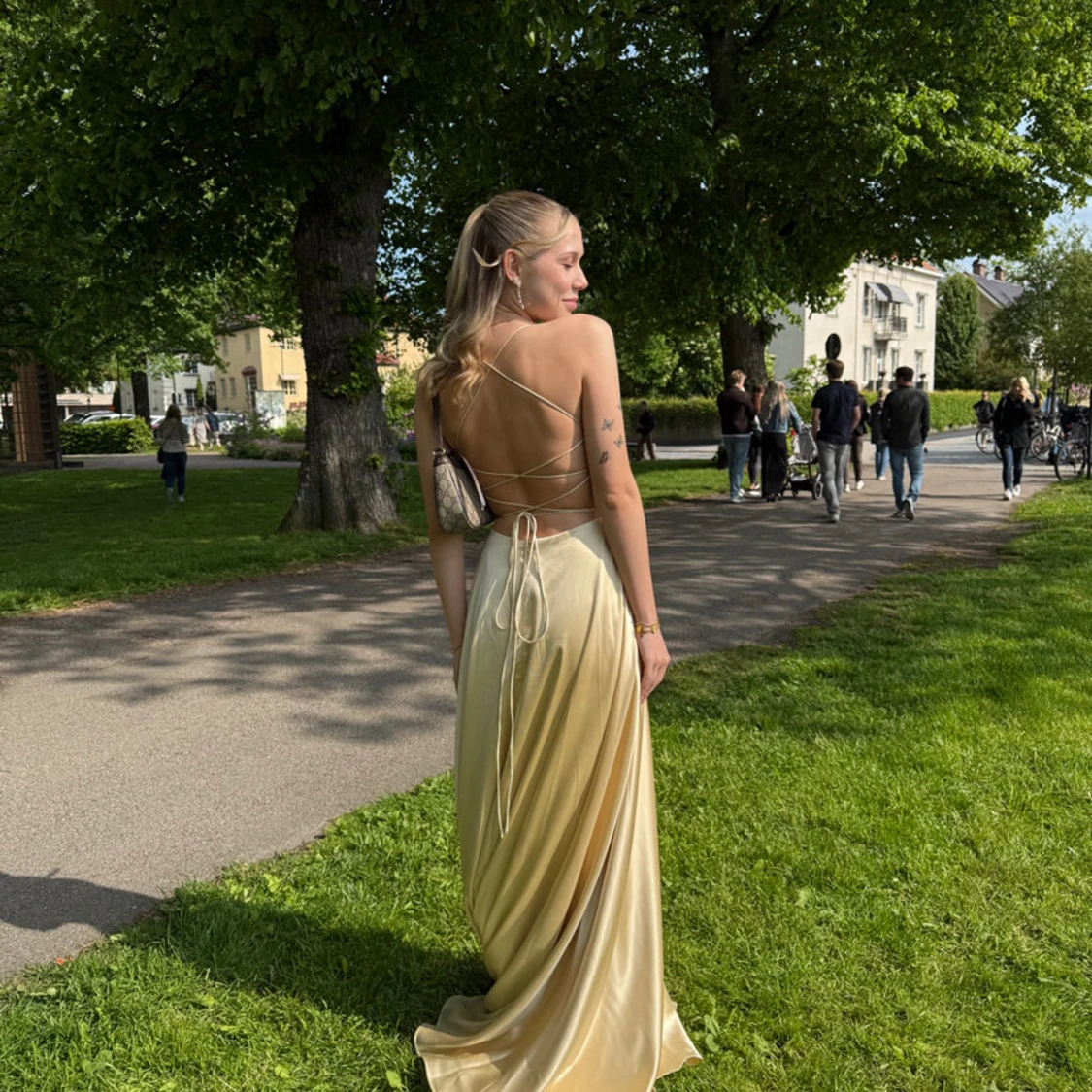 Dressroom linne klänning gul  - 1