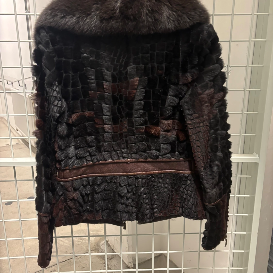 Brun pälsjacka från Punto - 1