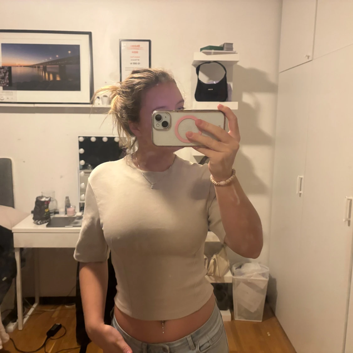 Beige croppad topp från Gina Trico 