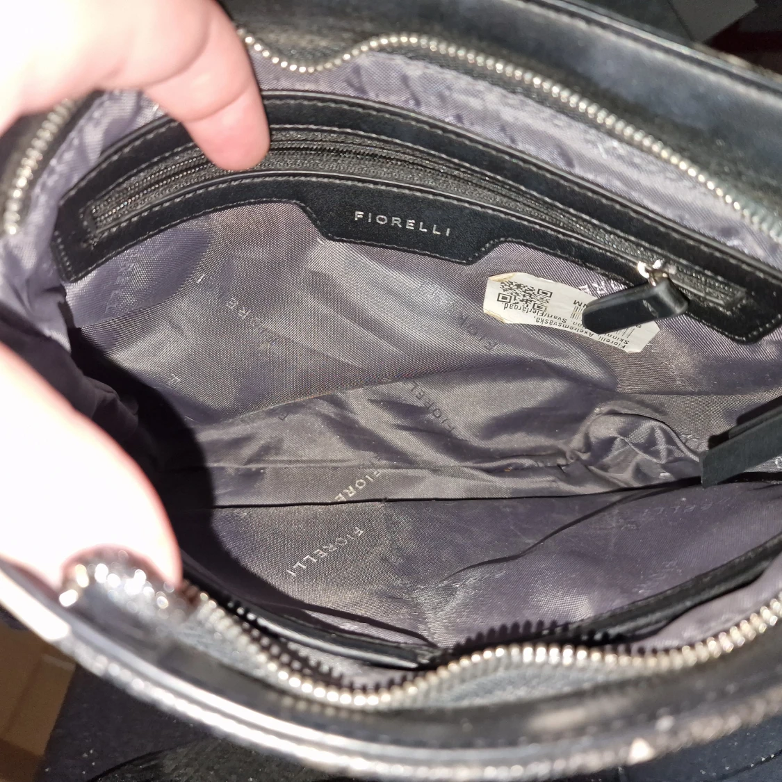 Blommig svart axelväska från Fiorelli - 4