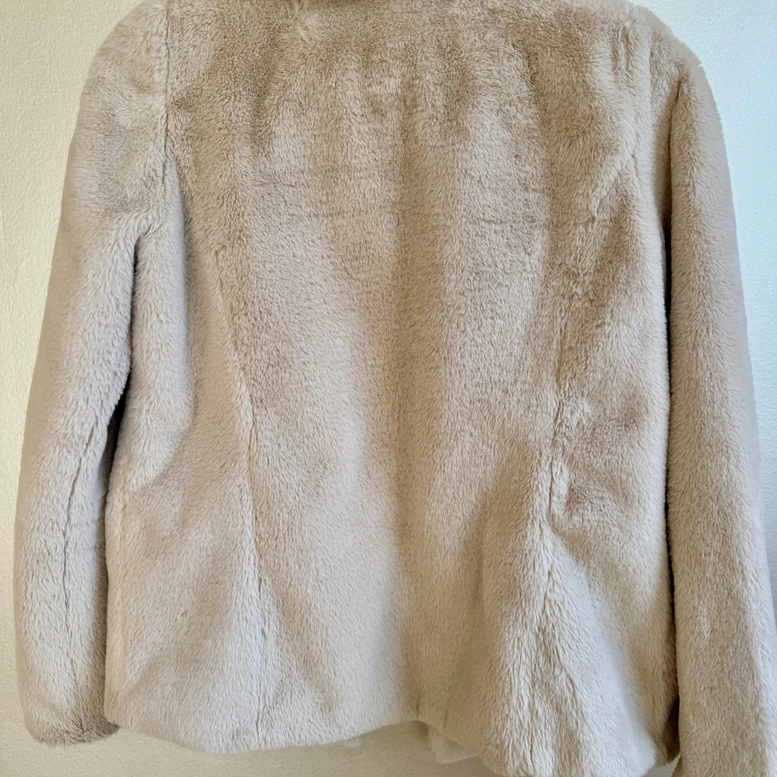 Beige pälsjacka från Soul River - 3