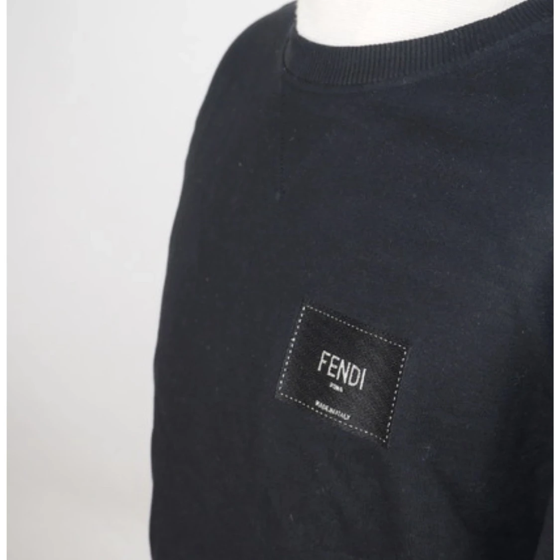 Svart långärmad tröja från Fendi - 2