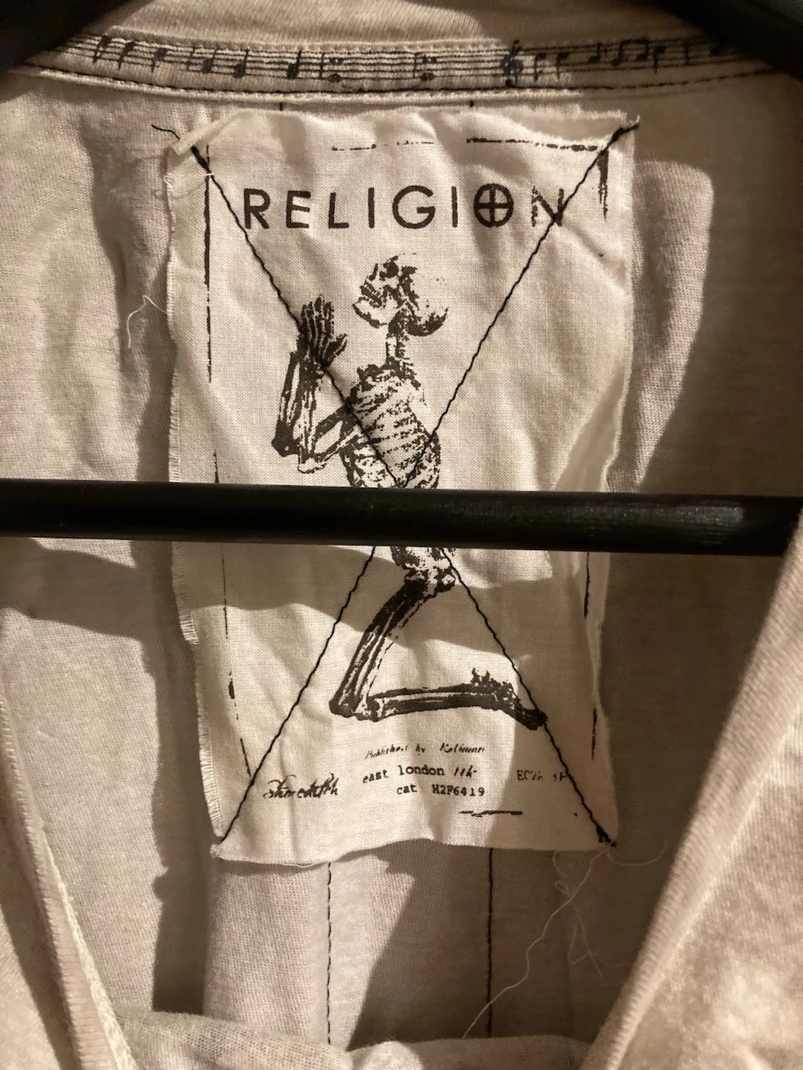 Grå t-shirt från Religion med tryck - 3