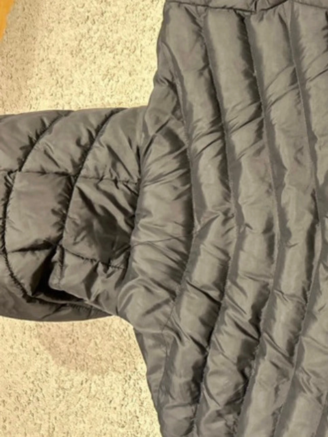 Svart dunjacka med huva - 5