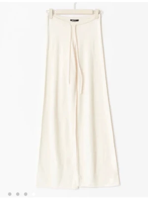 Gina tricot byxor  - Snygga