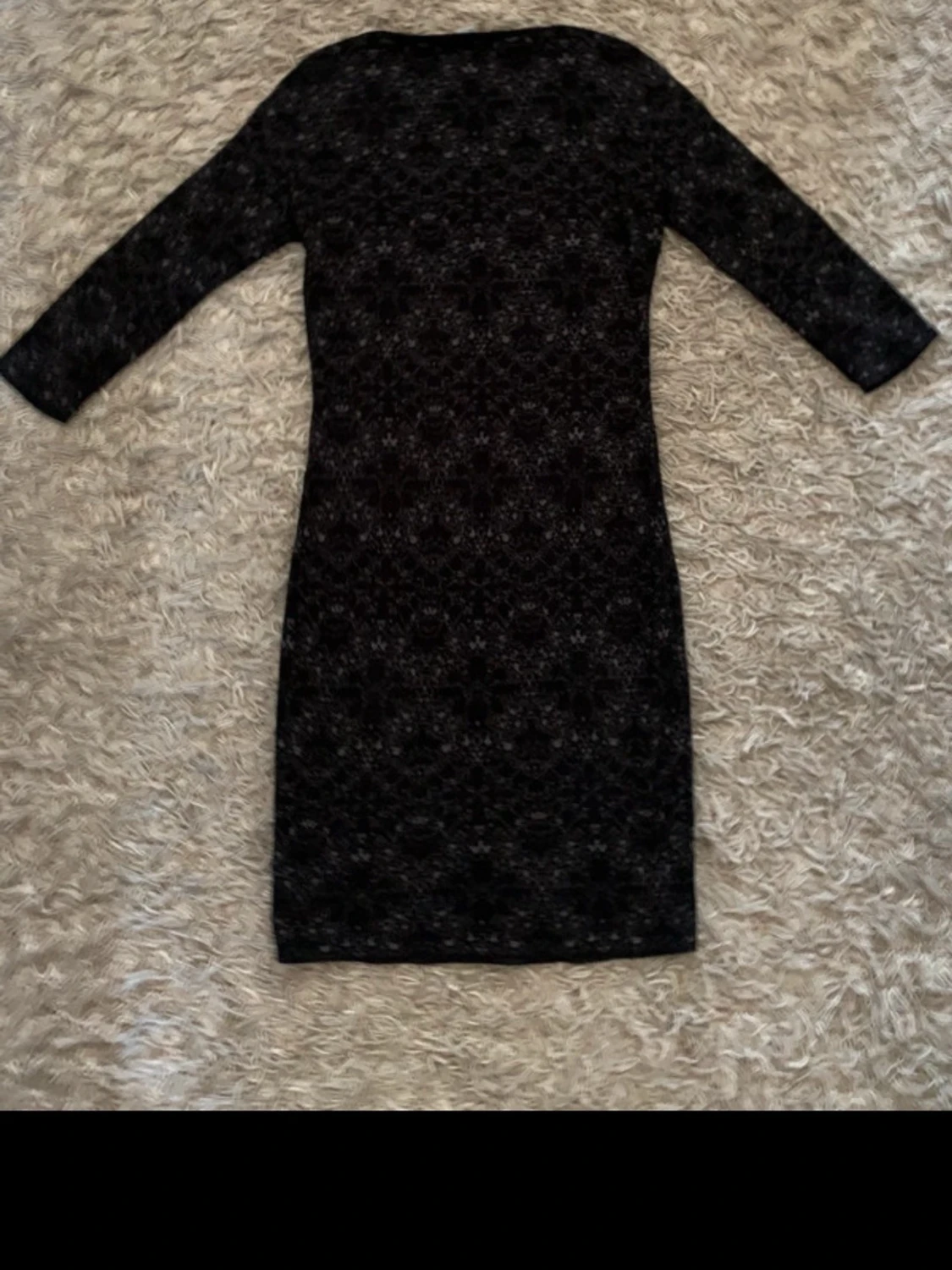 Svart mönstrad klänning med trekvartsärm - 3