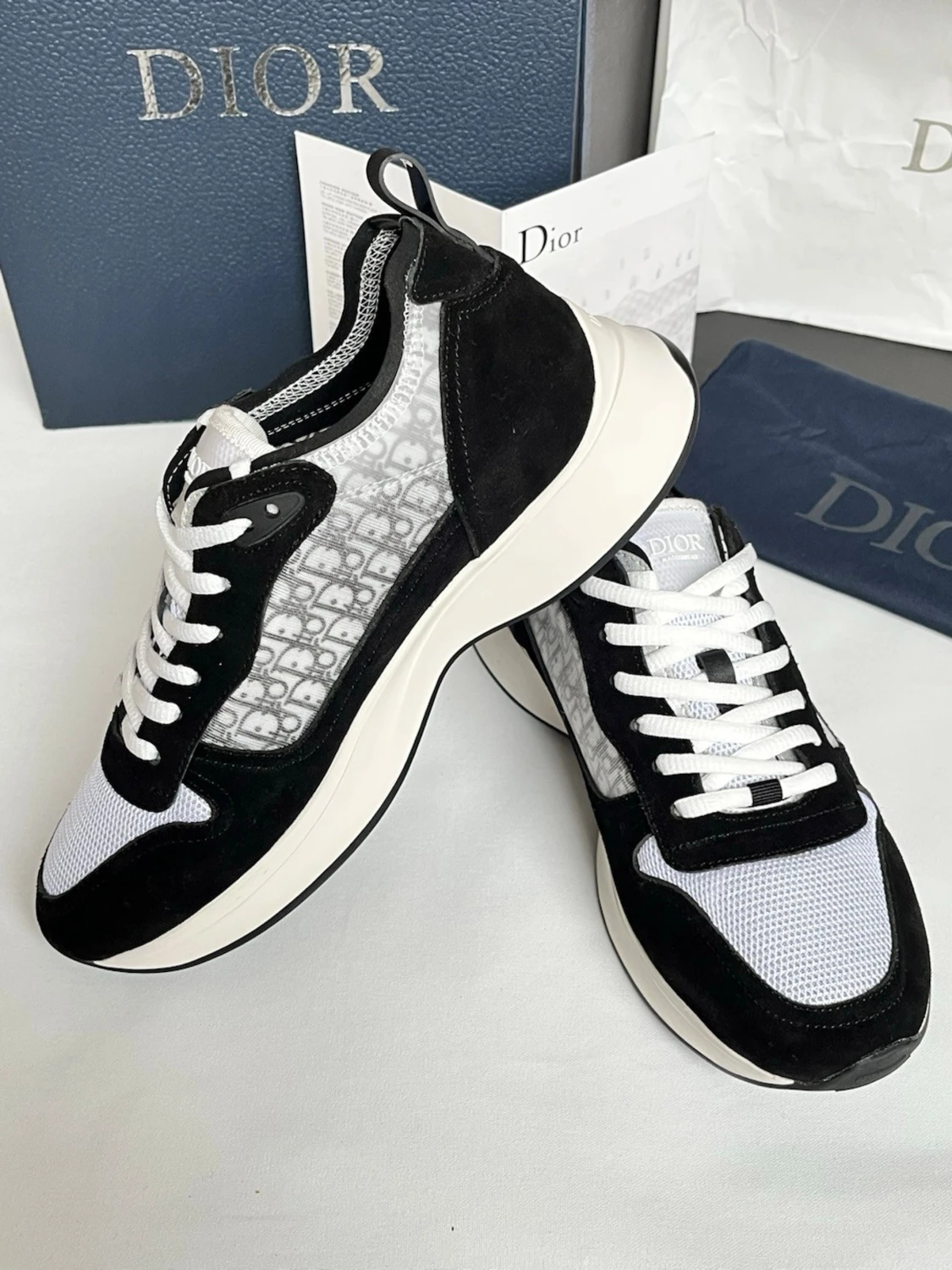 Dior sneakers i svart och vitt - 2
