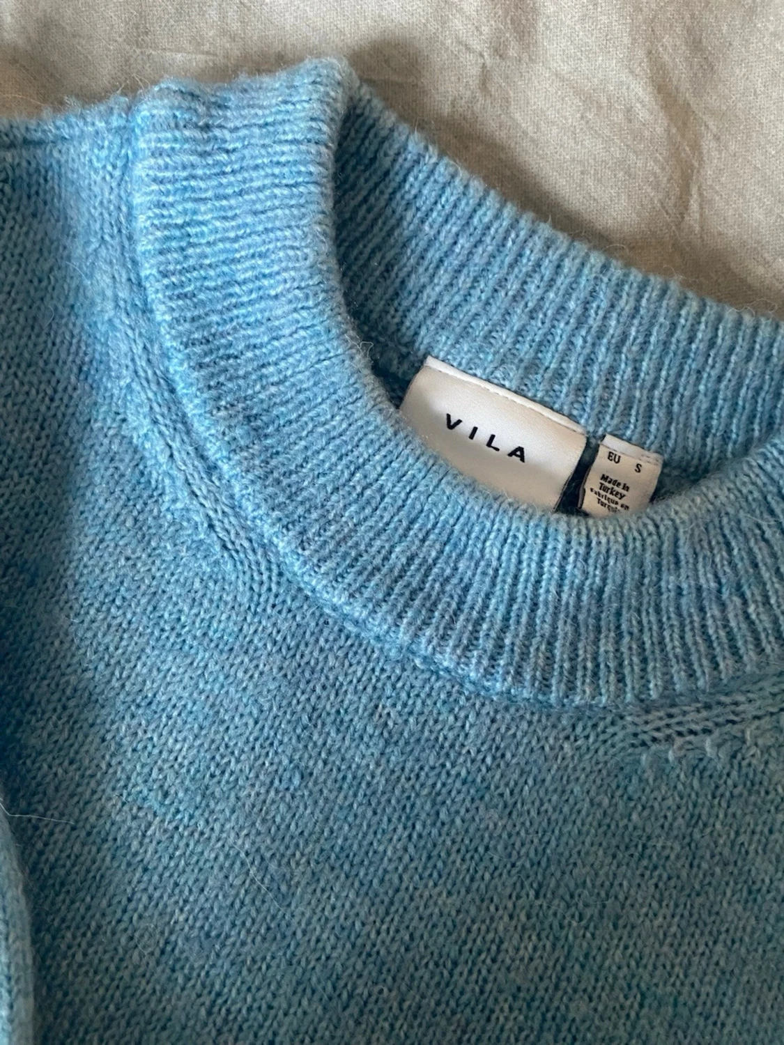 Ljusblå stickad tröja med puffärm - 2